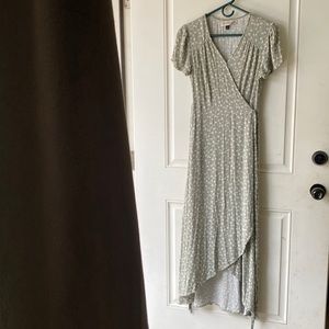 Universal Threads long floral dress size S